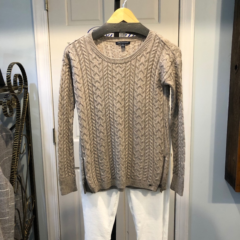 American Eagle brown woven sweater